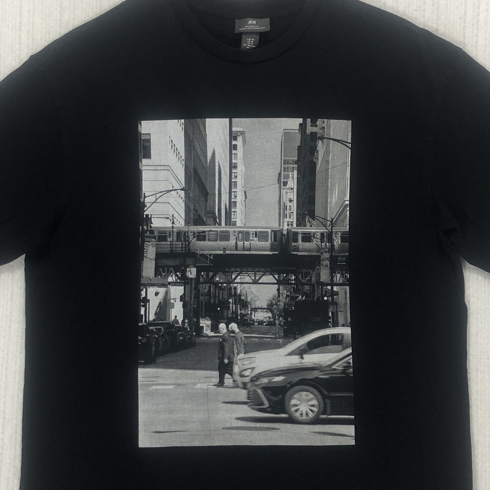 HM Mens Relaxed Fit Graphic T-Shirt Black Urban City Train Photography Medium